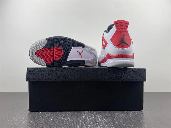 Air Jordan 4 
