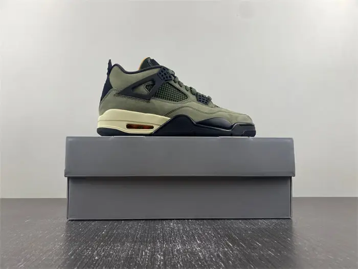 Jordan 4 Retro Undefeated 