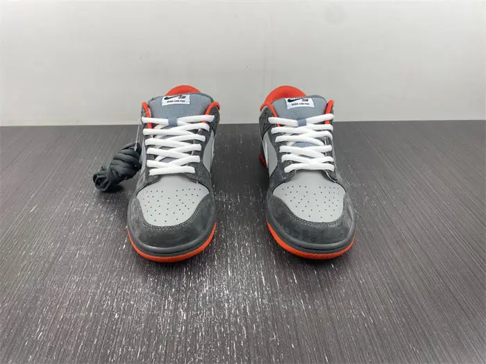 Nike SB Dunk Low 