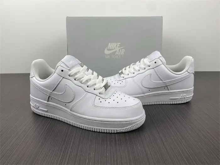 Air Force 1 Low LE Triple White  EDEDA304