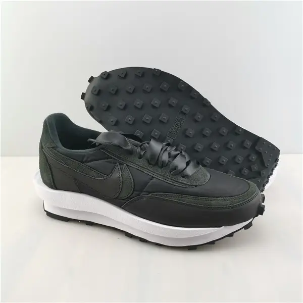 NIKE SACAI NIKE LDWAFFLE BLACK NYLON 