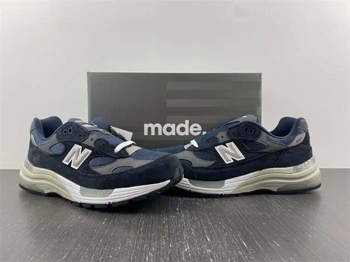 New Balance 992 Navy Grey 