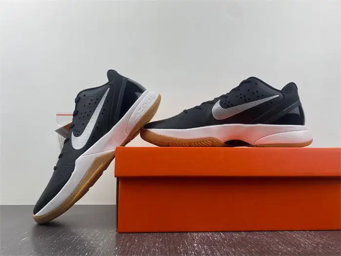 Nike Air Zoom Hyperattack Black White Gum 