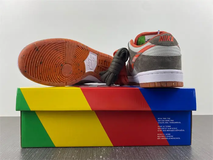 Nike SB Dunk Low Crushed D.C. 