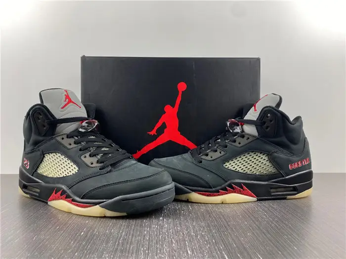Jordan 5 Retro Gore-Tex Off-Noir 