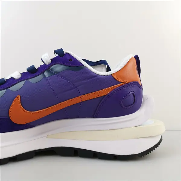 Nike Vaporwaffle sacai Dark Iris 