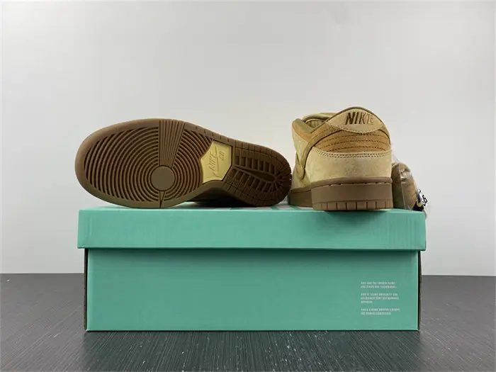 Nike SB Dunk Low Wheat 