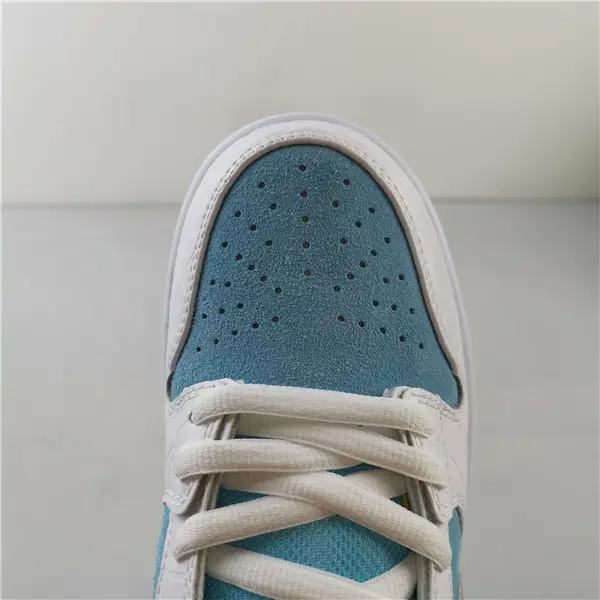 Nike SB Dunk Low FTC Lagoon Pulse 