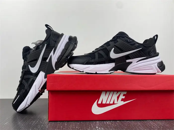 NIKEV2K Runtekk 