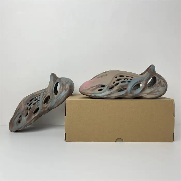 adidas Yeezy Foam RNNR MX Sand Grey 