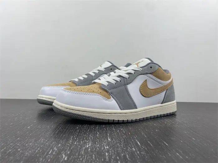 Air Jordan 1 Low 