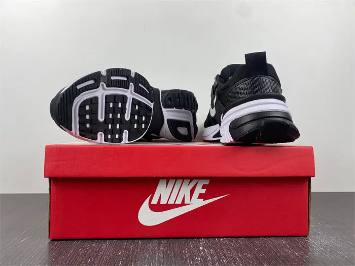 NIKEV2K Runtekk 