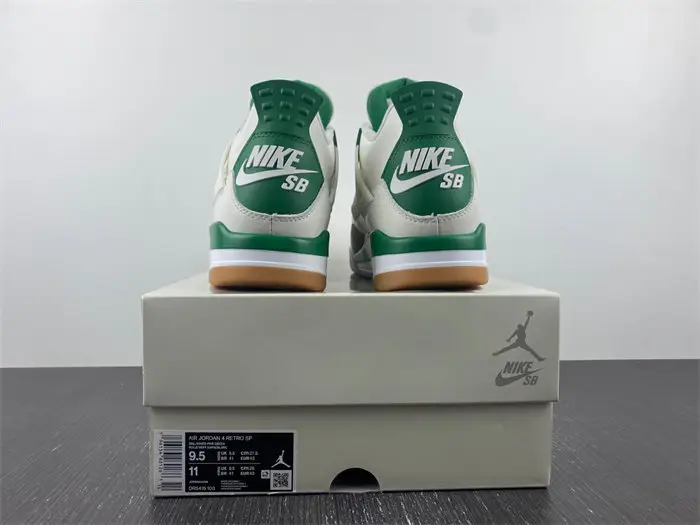 Jordan 4 Retro SB Pine Green 