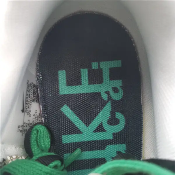 Nike Vaporwaffle sacai Villain Red Neptune Green 