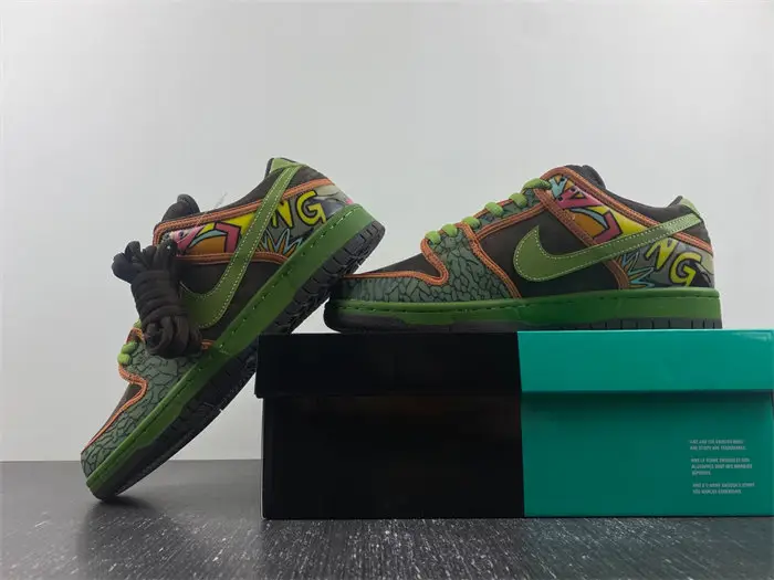 Nike SB Dunk Low De La Soul 