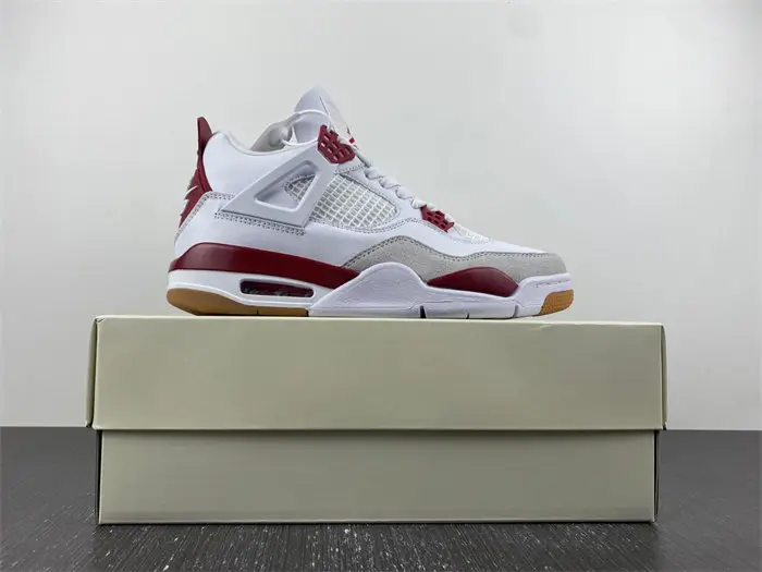 Nike SB x Air Jordan 4 