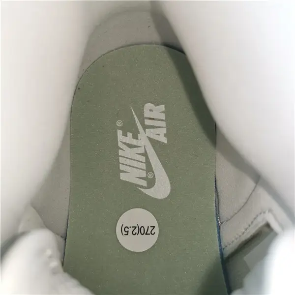 AIR JORDAN 1 HIGH SEAFOAM ORANGE 