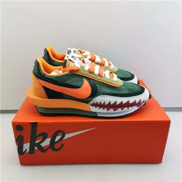 Sacai x Nike LVD Waffle Daybreak BV0073 
