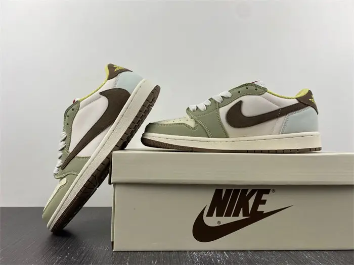Travis Scott x Air Jordan 1 Low 