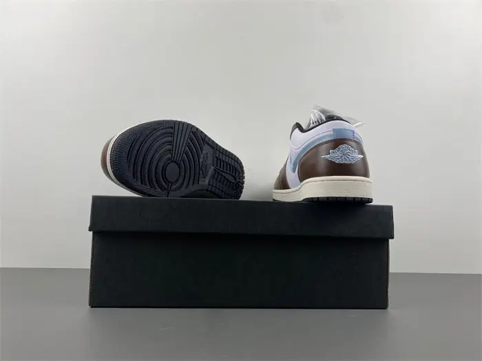 Air Jordan 1 Low 