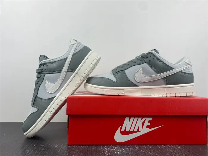 Nike Dunk Low Mica Green 