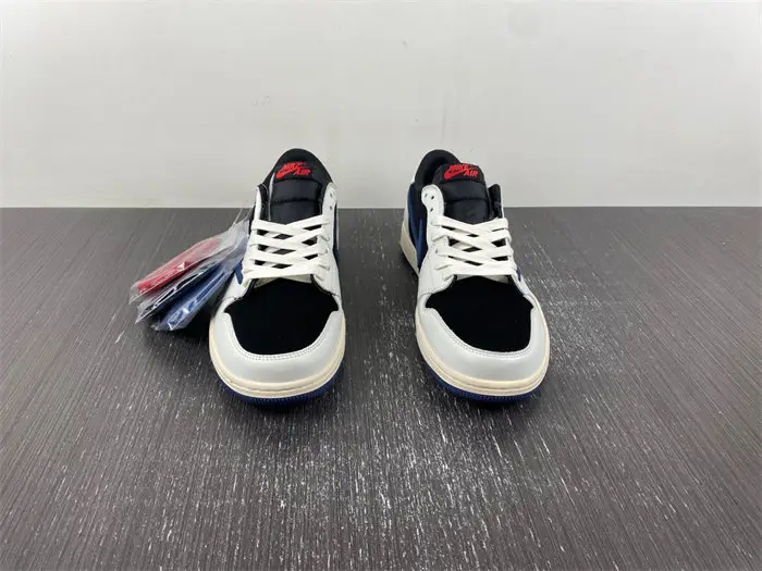 Travis Scott x Air Jordan 1 Low 