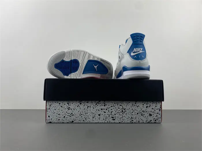 Air Jordan 4 