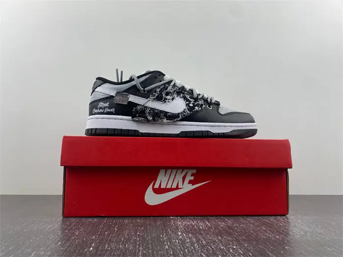 Nike Dunk Low 