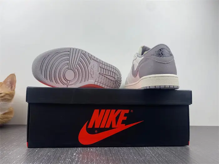 Air Jordan 1 Low 