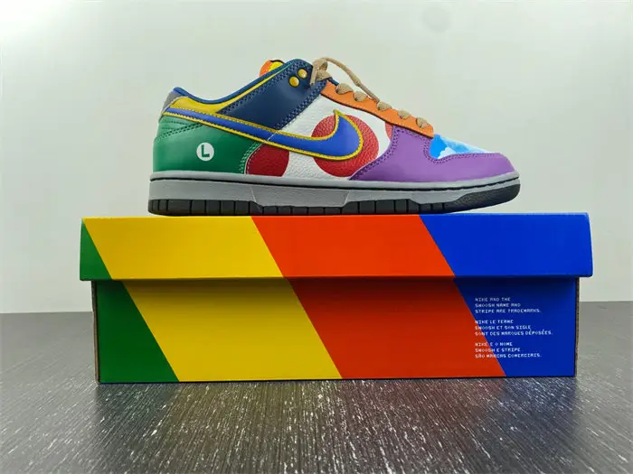 Nike SB Dunk Low 