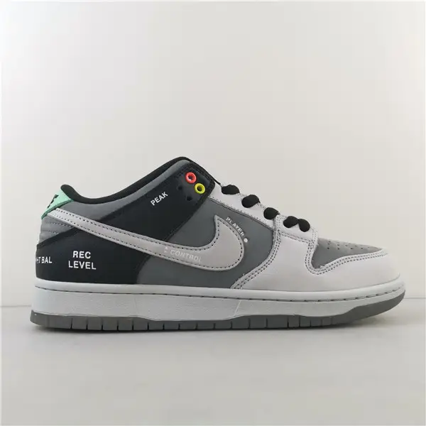 NIKE SB DUNK 