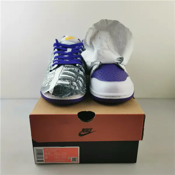 NIKE DUNK 