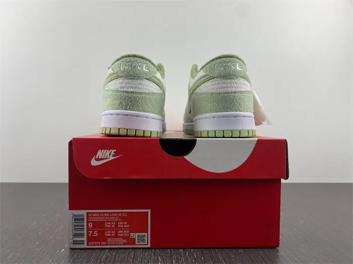 Nike Dunk Low SE Fleece Pack Honeydew 