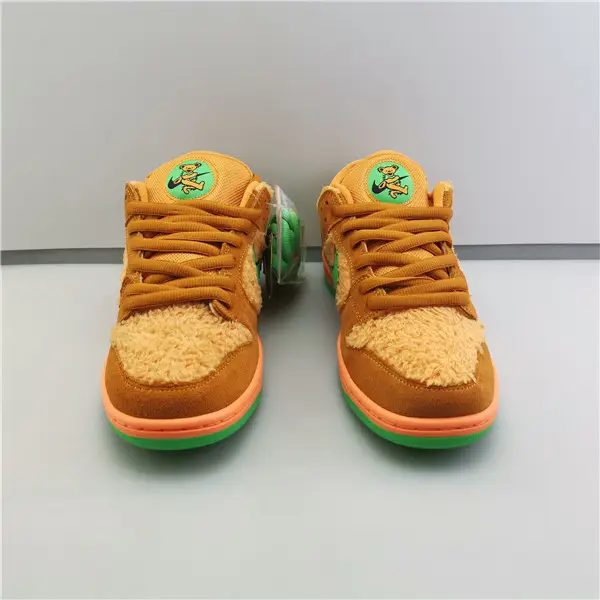 GRATEFUL DEAD X NIKE SB DUNK LOW 