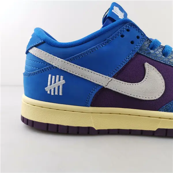 Nike Dunk Low Undefeated 5 On It Dunk vs. AF1 