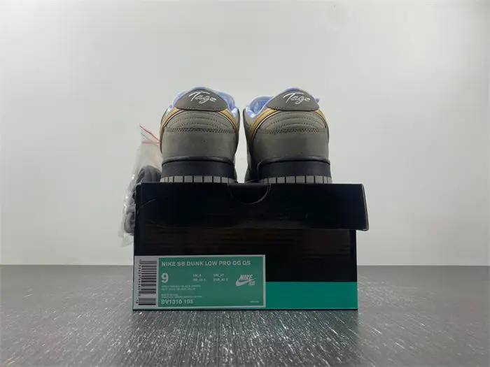 Concepts x Nike SB Dunk Low Grey Lobster 
