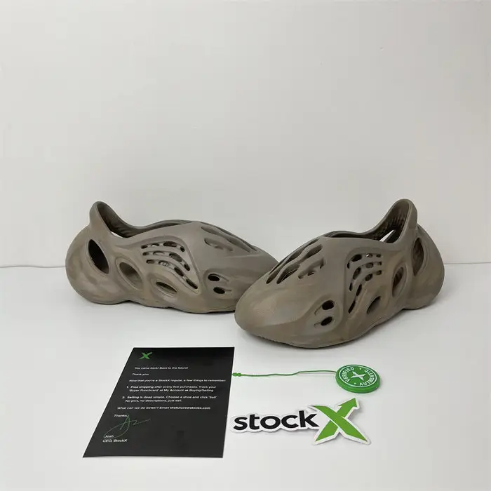 adidas Yeezy Foam RNNR Stone Sage 