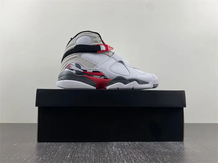 Jordan 8 Retro Bugs Bunny 