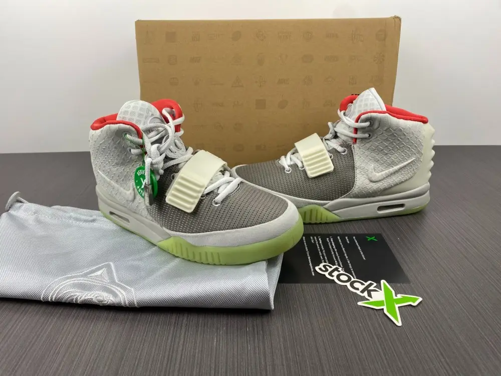 Nike Air Yeezy 2 Pure Platinum  AEE2576