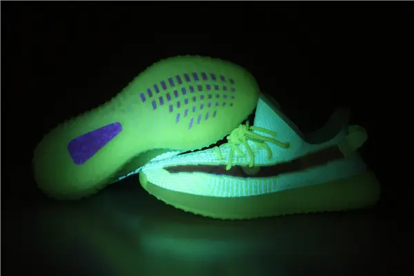 ADIDAS YEEZY BOOST 350 V2 GLOW IN THE DARK 