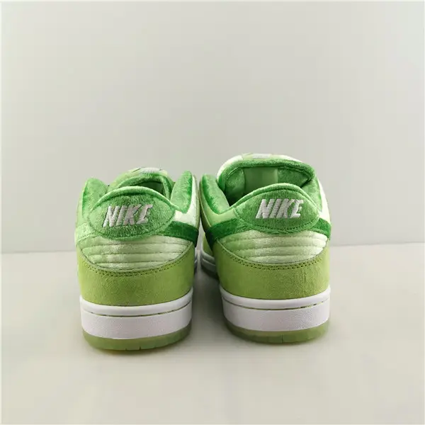 NIKE SB DUNK LOW PRO QS 