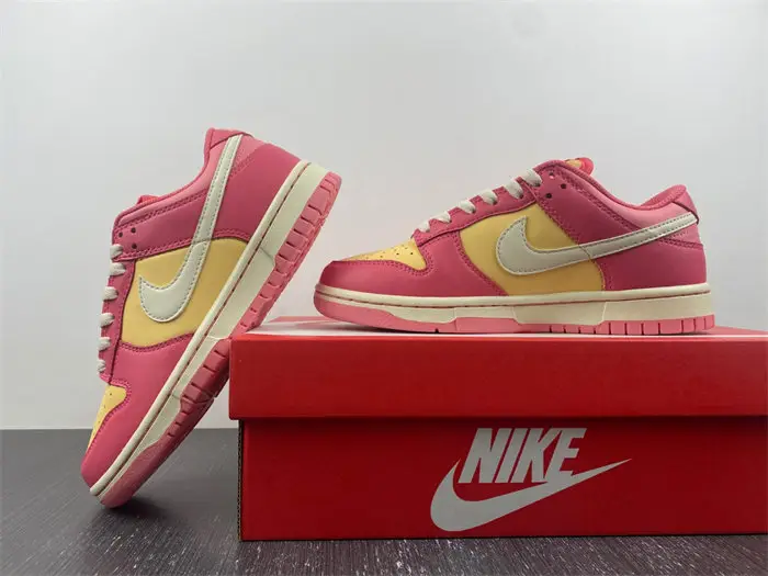 Nike Dunk Low Strawberry Peach Cream 