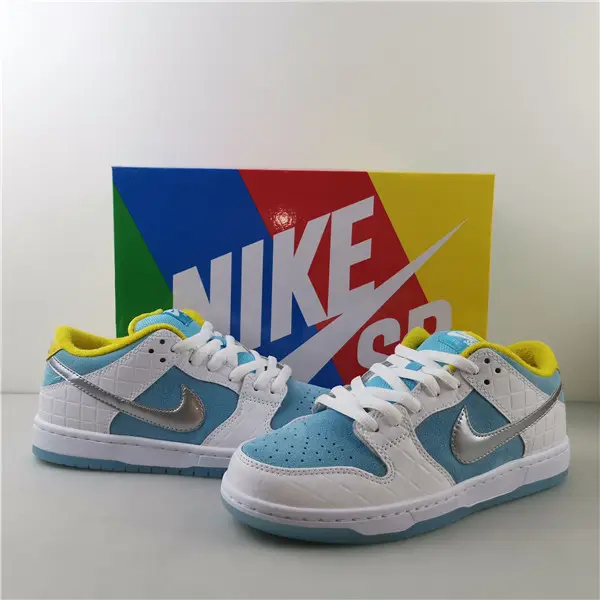 Nike SB Dunk Low FTC Lagoon Pulse 