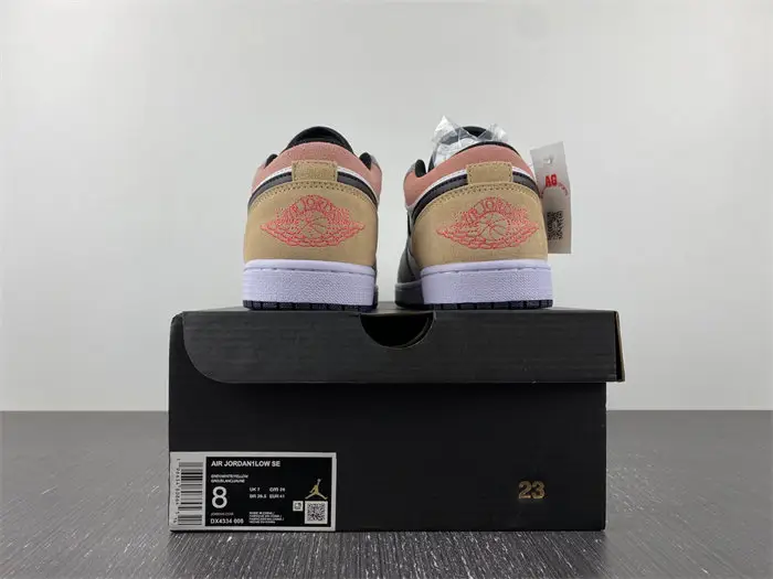 Air Jordan 1 Low 