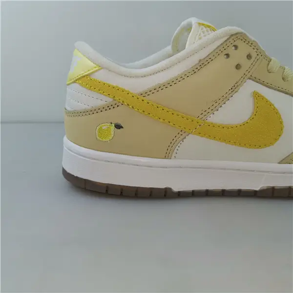 Nike Dunk Low Lemon Drop (W) 