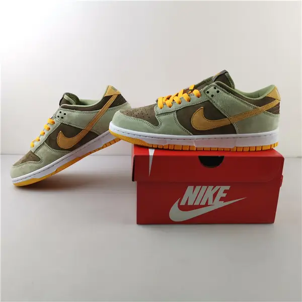 NIKE DUNK LOW DUSTY OLIVE - 