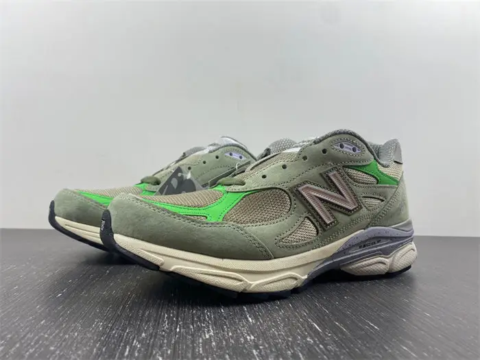 New Balance 990v3 Patta Keep Your Family Close 