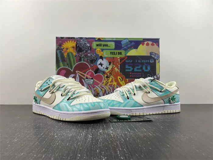Nike Dunk Low 