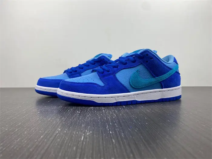 Nike SB Dunk Low Blue Raspberry 