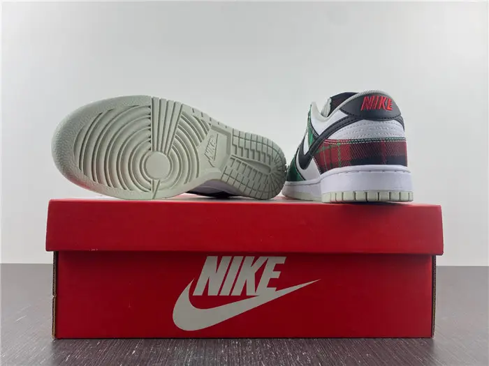 Nike Dunk Low Tartan Plaid 